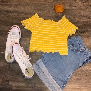 Beatiful yellow and white stripe stretchy top